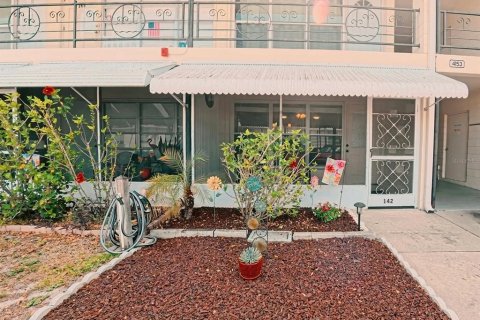 Condo in Kenneth City, Florida, 1 bedroom № 2093402