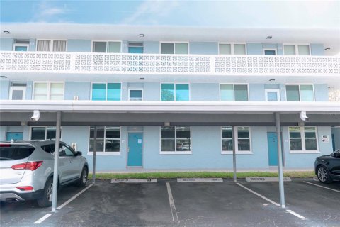 Copropriété à vendre à Saint Petersburg, Floride: 2 chambres, 96.15 m2 № 1565122 - photo 1