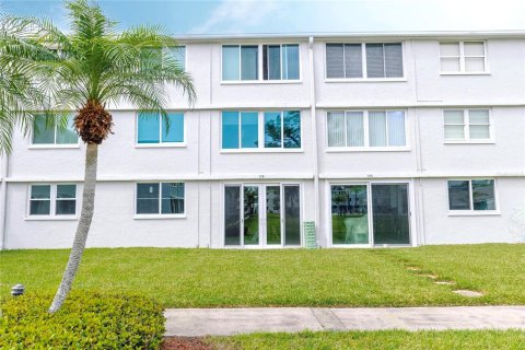 Copropriété à vendre à Saint Petersburg, Floride: 2 chambres, 96.15 m2 № 1565122 - photo 6