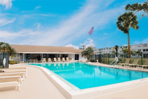 Copropriété à vendre à Saint Petersburg, Floride: 2 chambres, 96.15 m2 № 1565122 - photo 12