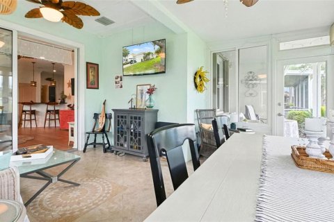 Condo in Sun City Center, Florida, 2 bedrooms  № 1834875 - photo 12