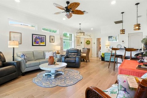 Condo in Sun City Center, Florida, 2 bedrooms  № 1834875 - photo 10