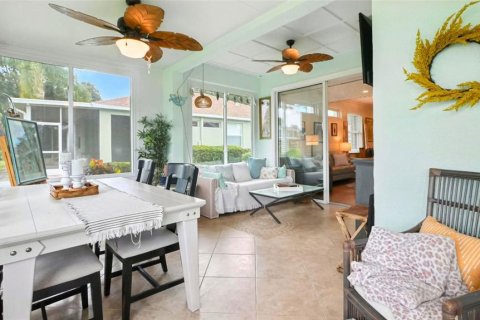 Condo in Sun City Center, Florida, 2 bedrooms  № 1834875 - photo 11