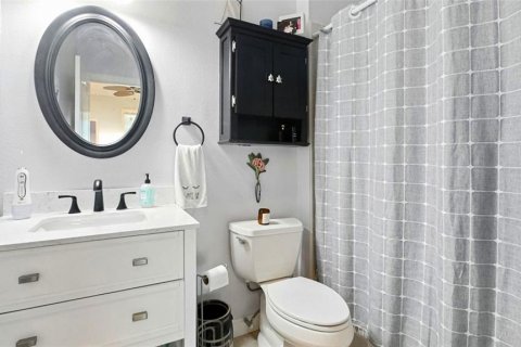 Condo in Sun City Center, Florida, 2 bedrooms  № 1834875 - photo 20
