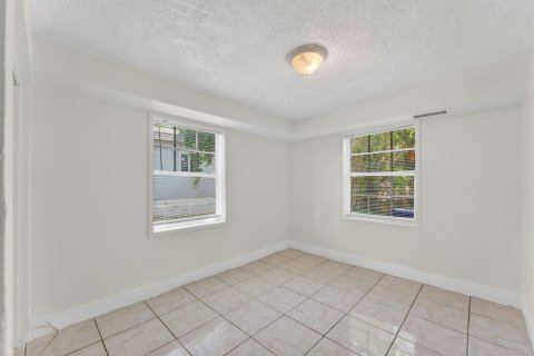 Villa ou maison à vendre à Fort Lauderdale, Floride: 5 chambres, 181.16 m2 № 2288686 - photo 11