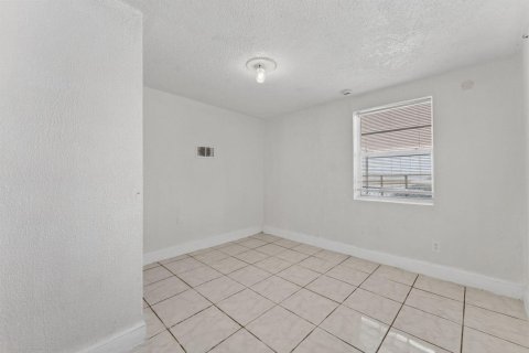 Villa ou maison à vendre à Fort Lauderdale, Floride: 5 chambres, 181.16 m2 № 2288686 - photo 14