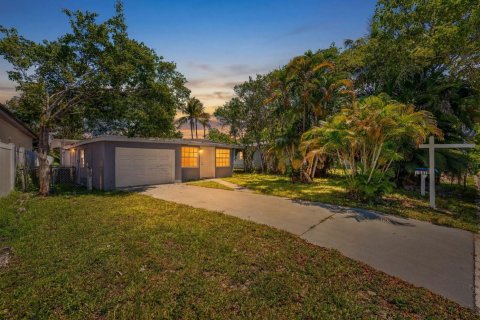 Villa ou maison à vendre à Fort Lauderdale, Floride: 5 chambres, 181.16 m2 № 2288686 - photo 10