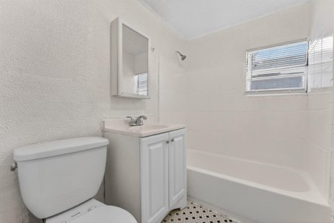 Villa ou maison à vendre à Fort Lauderdale, Floride: 5 chambres, 181.16 m2 № 2288686 - photo 12