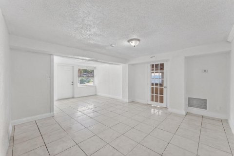 Villa ou maison à vendre à Fort Lauderdale, Floride: 5 chambres, 181.16 m2 № 2288686 - photo 4