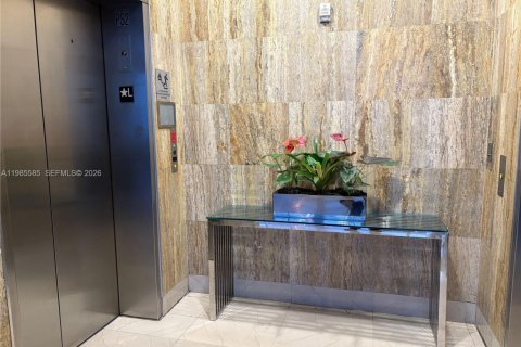 Condominio en alquiler en Miami, Florida, 1 dormitorio № 2047078 - foto 10