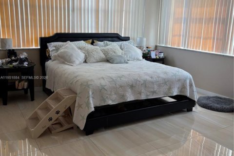 Condominio en venta en North Miami, Florida, 2 dormitorios, 110.37 m2 № 2006078 - foto 6