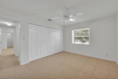 Condo in St. Lucie, Florida, 2 bedrooms  № 2366209 - photo 21