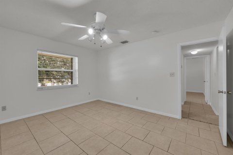Condo in St. Lucie, Florida, 2 bedrooms  № 2366209 - photo 13