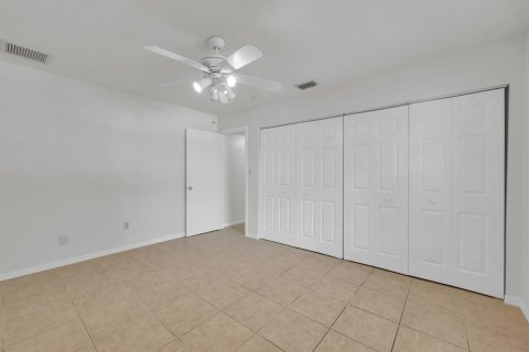 Condo in St. Lucie, Florida, 2 bedrooms  № 2366209 - photo 20