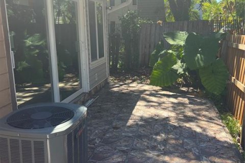 Townhouse in Dunedin, Florida 2 bedrooms, 102.19 sq.m. № 1851482 - photo 25