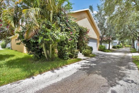Casa en venta en Tampa, Florida, 4 dormitorios, 257.06 m2 № 1819003 - foto 9