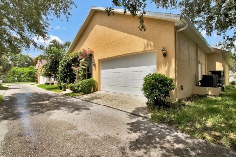 Casa en venta en Tampa, Florida, 4 dormitorios, 257.06 m2 № 1819003 - foto 10