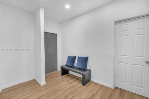 Propiedad comercial en venta en Hollywood, Florida, 124.21 m2 № 2431408 - foto 26