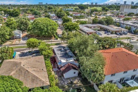 Propiedad comercial en venta en Hollywood, Florida, 124.21 m2 № 2431408 - foto 4