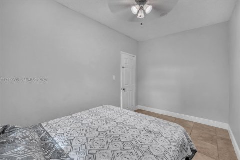 Propiedad comercial en venta en Hollywood, Florida, 124.21 m2 № 2431408 - foto 29