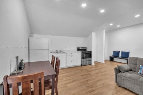 Propiedad comercial en venta en Hollywood, Florida, 124.21 m2 № 2431408 - foto 25