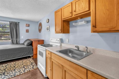 Propiedad comercial en venta en Hollywood, Florida, 124.21 m2 № 2431408 - foto 11