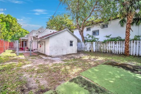 Propiedad comercial en venta en Hollywood, Florida, 124.21 m2 № 2431408 - foto 12