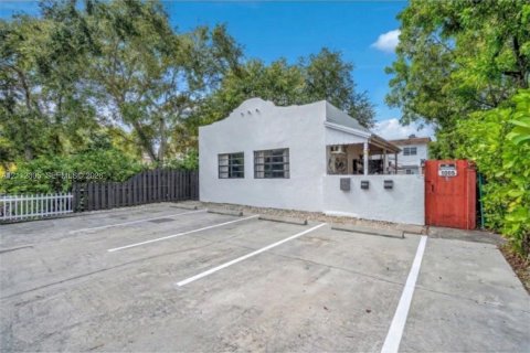 Propiedad comercial en Hollywood, Florida 124.21 m2 № 2431408