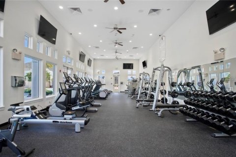 House in Davenport, Florida 4 bedrooms, 285.21 sq.m. № 1918469 - photo 21