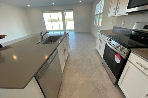 House in Davenport, Florida 4 bedrooms, 285.21 sq.m. № 1918469 - photo 11