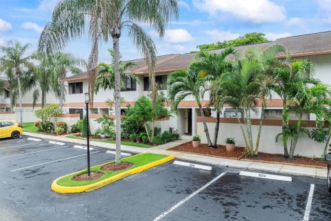 Купить таунхаус в Дейви, Флорида 2 спальни, 123.37м2, № 1931203 - фото 23