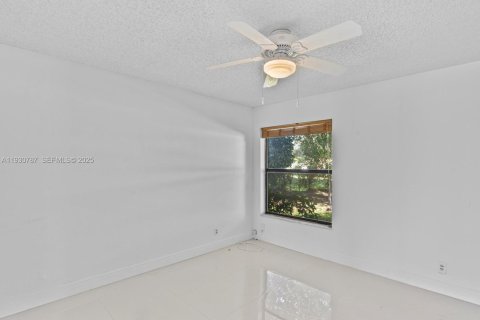 House in Coral Springs, Florida 4 bedrooms, 204.85 sq.m. № 1989504 - photo 25