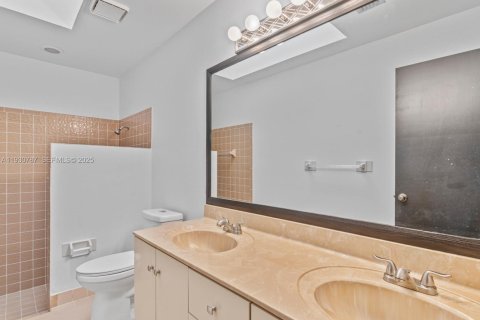 House in Coral Springs, Florida 4 bedrooms, 204.85 sq.m. № 1989504 - photo 28