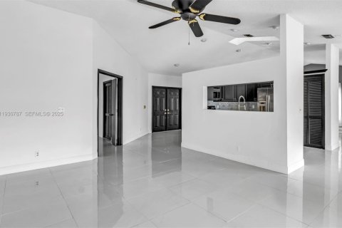 House in Coral Springs, Florida 4 bedrooms, 204.85 sq.m. № 1989504 - photo 24