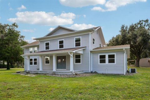 House in Clermont, Florida 5 bedrooms, 339.46 sq.m. № 1918377 - photo 4