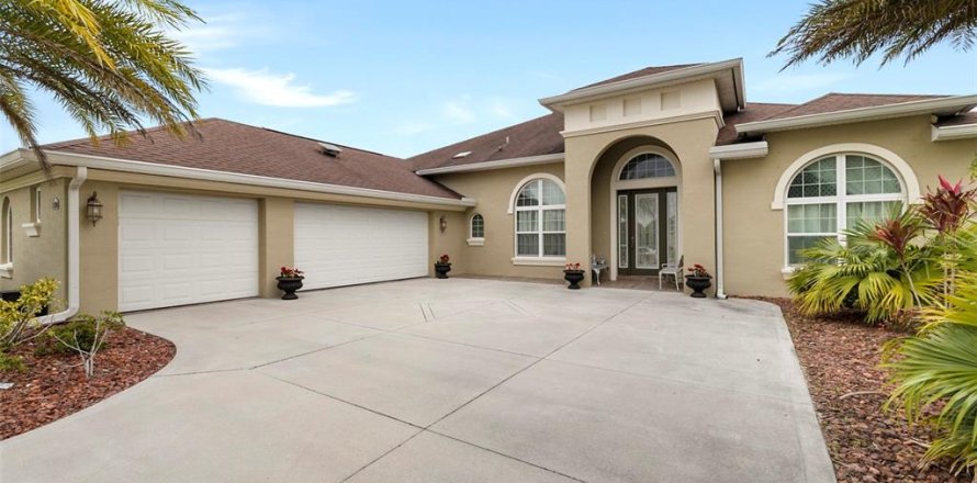 Villa ou maison à New Smyrna Beach, Floride 3 chambres, 261.15 m2 № 1632323
