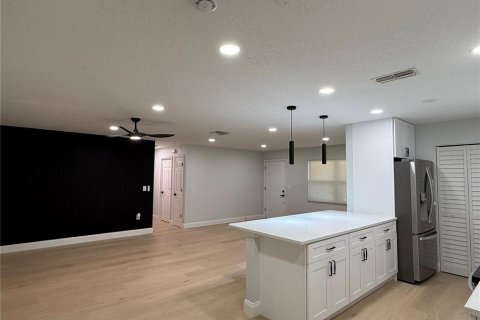 House in Sarasota, Florida 3 bedrooms, 108.7 sq.m. № 1808109 - photo 11