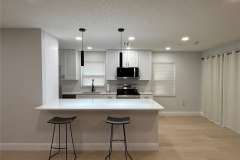 House in Sarasota, Florida 3 bedrooms, 108.7 sq.m. № 1808109 - photo 3