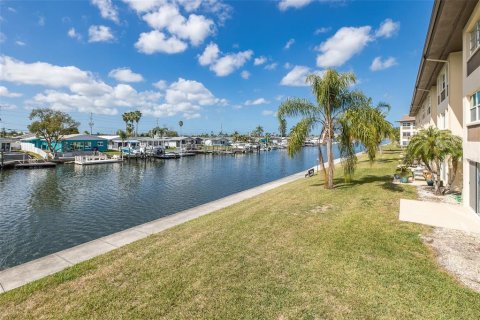 Copropriété à vendre à New Port Richey, Floride: 2 chambres, 128.95 m2 № 2103059 - photo 7