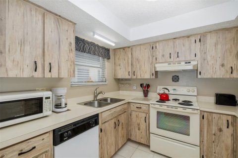 Copropriété à vendre à New Port Richey, Floride: 2 chambres, 128.95 m2 № 2103059 - photo 13