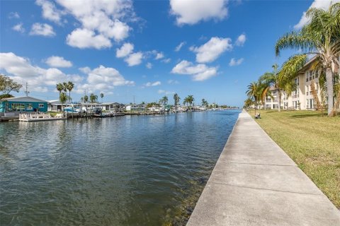 Copropriété à vendre à New Port Richey, Floride: 2 chambres, 128.95 m2 № 2103059 - photo 8