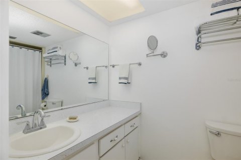 Copropriété à vendre à New Port Richey, Floride: 2 chambres, 128.95 m2 № 2103059 - photo 30