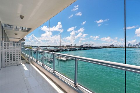 Condo in Miami Beach, Florida, 1 bedroom  № 1888820 - photo 14