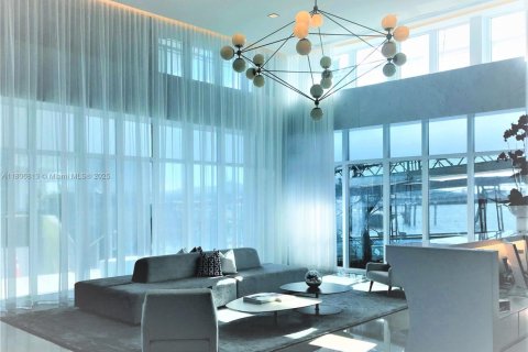 Condo in Miami Beach, Florida, 1 bedroom  № 1888820 - photo 18