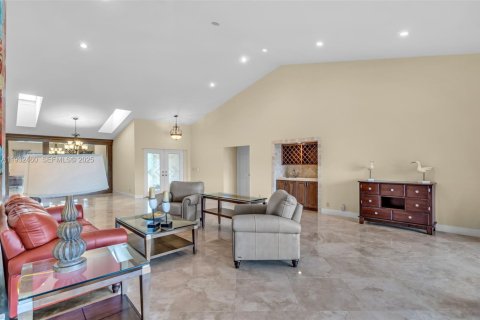 Casa en venta en Tamarac, Florida, 4 dormitorios, 343.92 m2 № 1992349 - foto 5