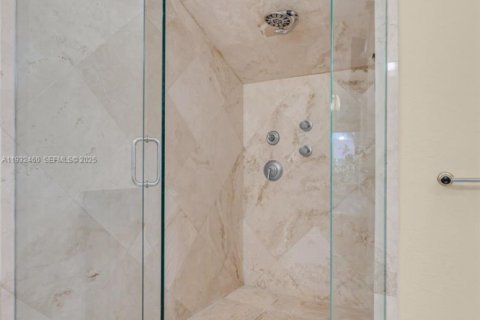 Casa en venta en Tamarac, Florida, 4 dormitorios, 343.92 m2 № 1992349 - foto 29