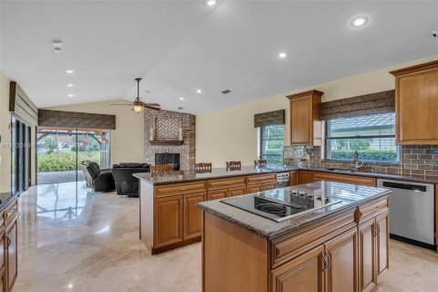 Casa en venta en Tamarac, Florida, 4 dormitorios, 343.92 m2 № 1992349 - foto 17