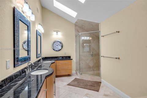 Casa en venta en Tamarac, Florida, 4 dormitorios, 343.92 m2 № 1992349 - foto 28