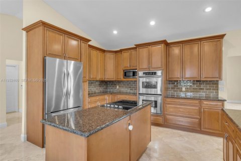 Casa en venta en Tamarac, Florida, 4 dormitorios, 343.92 m2 № 1992349 - foto 16