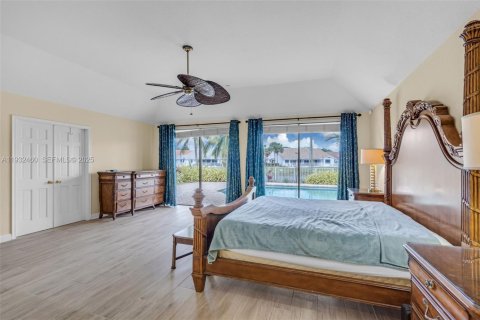 Casa en venta en Tamarac, Florida, 4 dormitorios, 343.92 m2 № 1992349 - foto 21